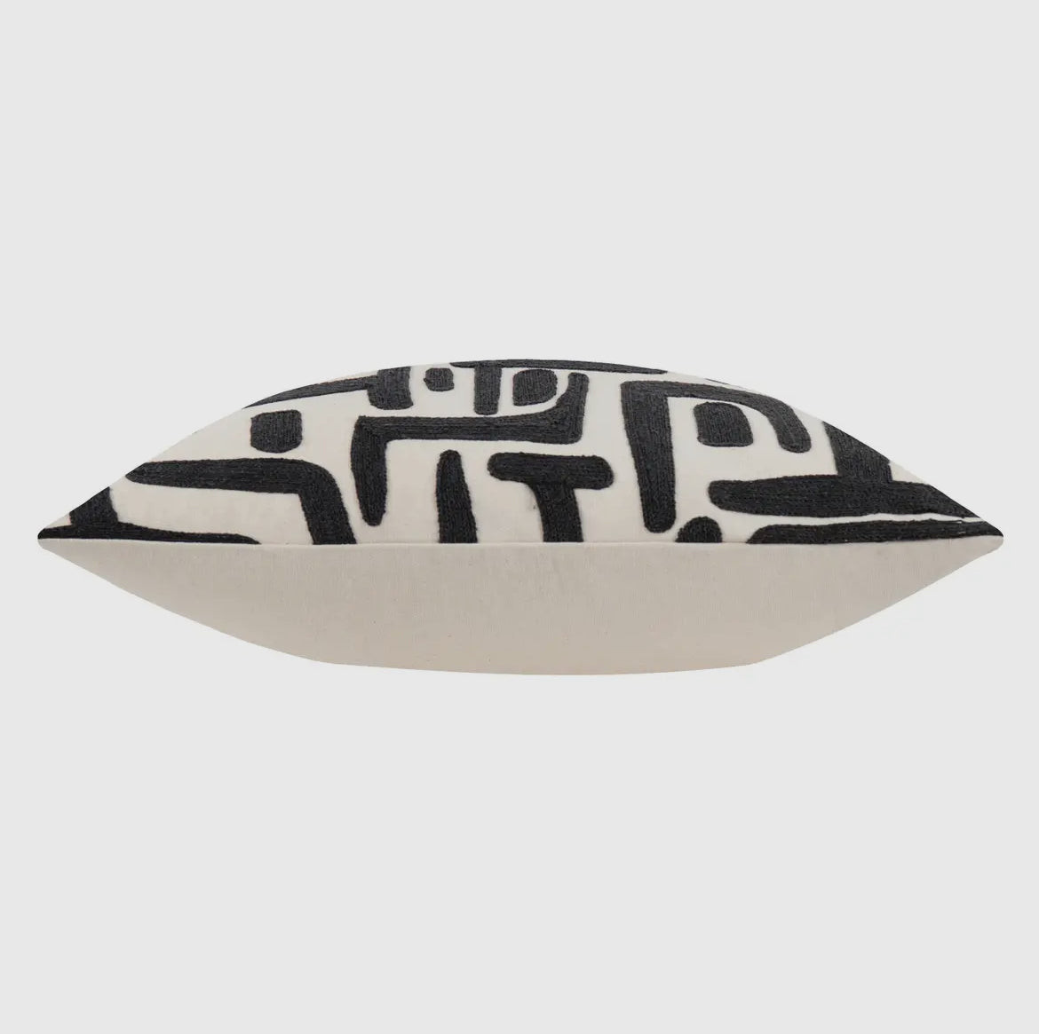 Coussin en coton brodé Brooke